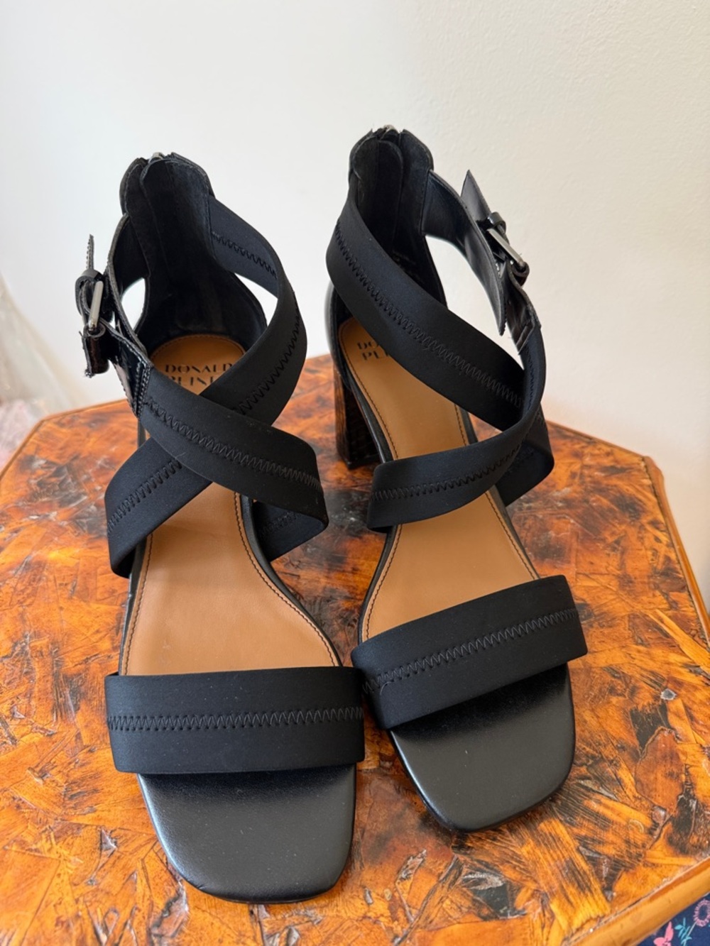 EUC Donald Pliner Women's Paulina Crepe Elastic Block Heel Sandals Black, size 9